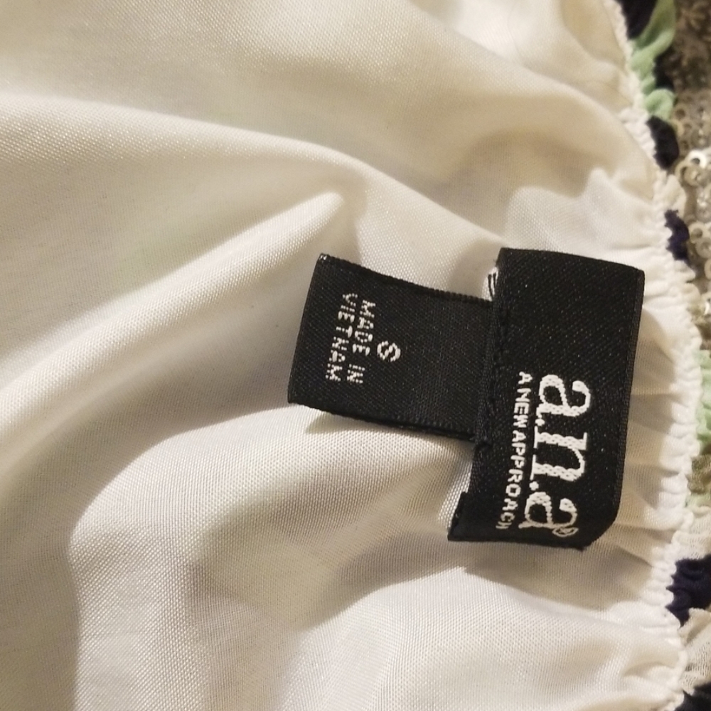 Dress - Picture 5 of 5